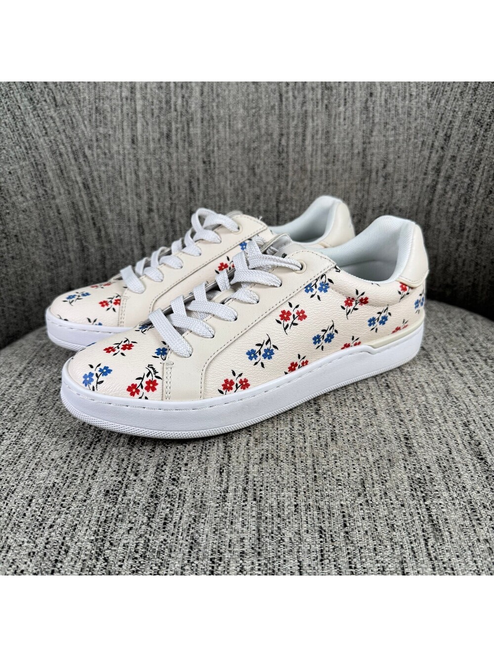 Coach Clip Low Top Sneakers Womens 8B Floral Print Chalk Leather CU095